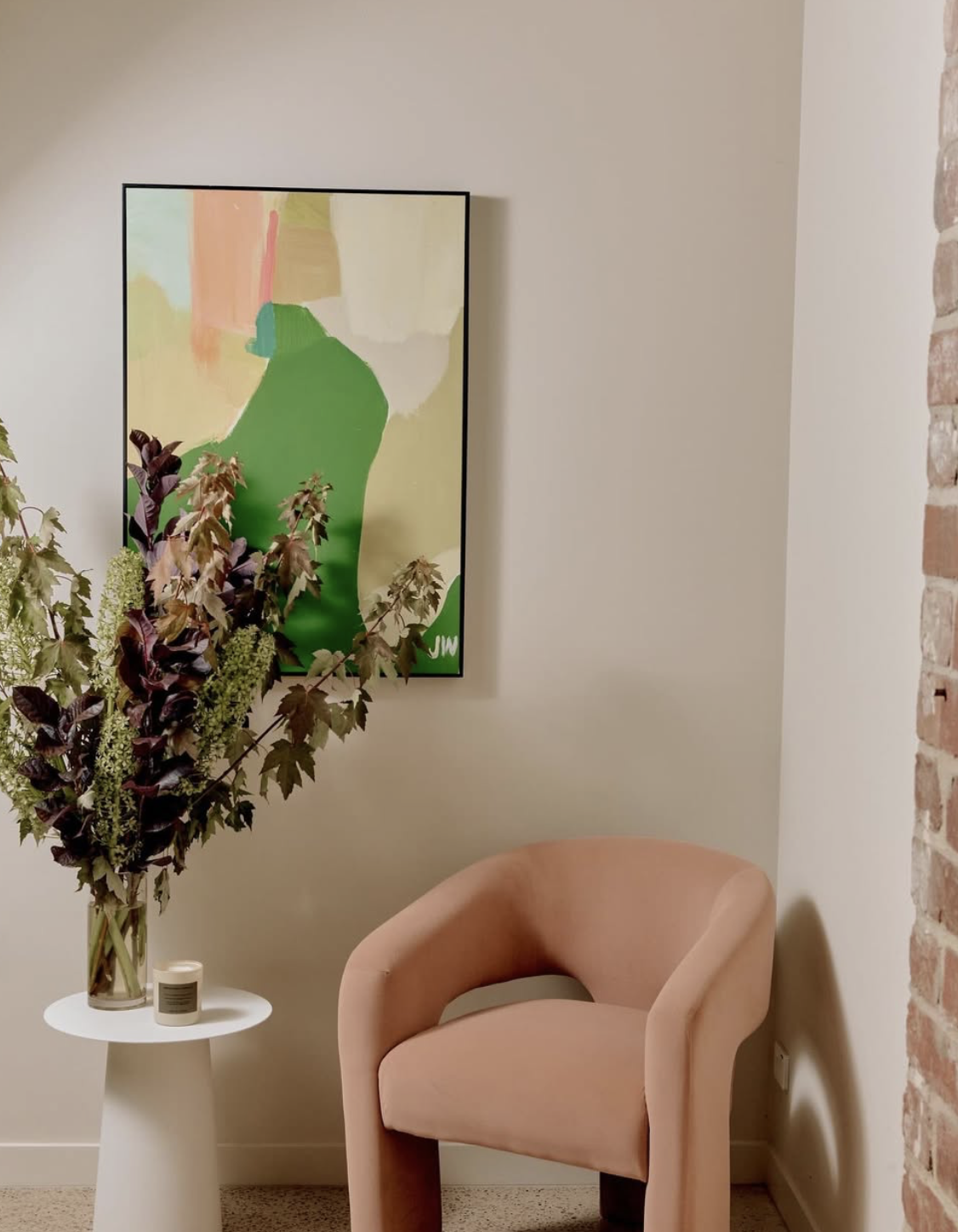 Luxury waiting area at El Asilo with sculptural furniture and soft lighting